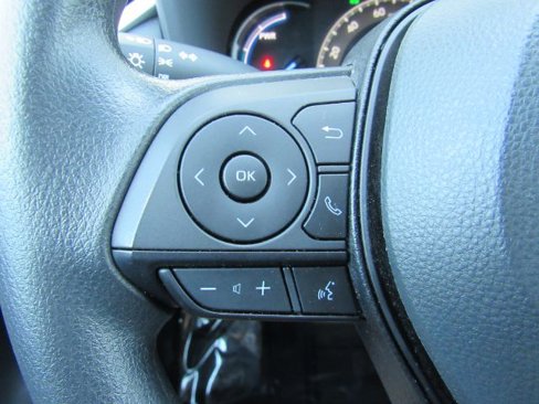 Used 2025 Toyota RAV4 LE image 32
