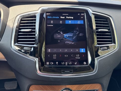 Certified 2025 Volvo XC90 B6 Plus image 8