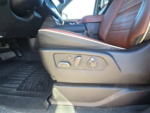 Used 2023 GMC Yukon XL Denali Ultimate image 23