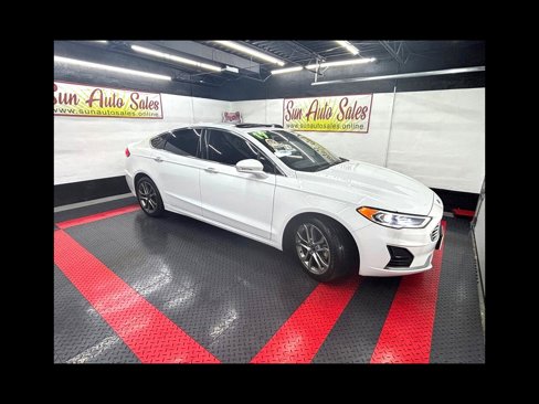 Used 2019 Ford Fusion SEL image 1