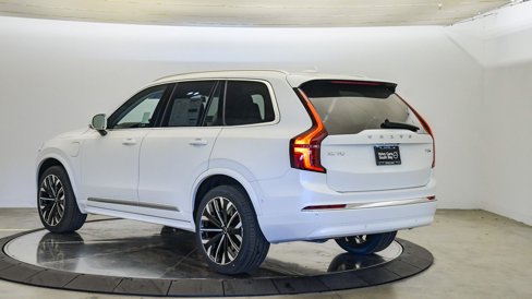 New 2025 Volvo XC90 T8 Plus w/ Protection Package Premier image 2