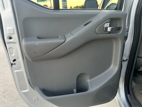 Used 2018 Nissan Frontier SV image 31
