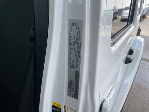 Used 2025 Jeep Wrangler Sahara image 28