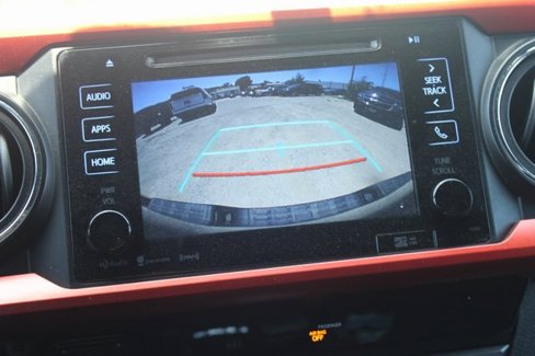 Used 2017 Toyota Tacoma TRD Off-Road image 21