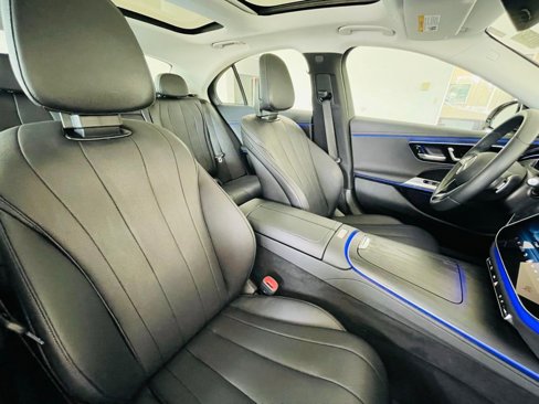 Used 2024 Mercedes-Benz E 350 4MATIC Sedan image 10