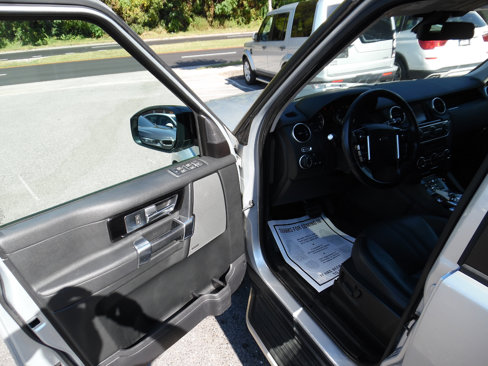 Used 2015 Land Rover LR4 HSE image 9