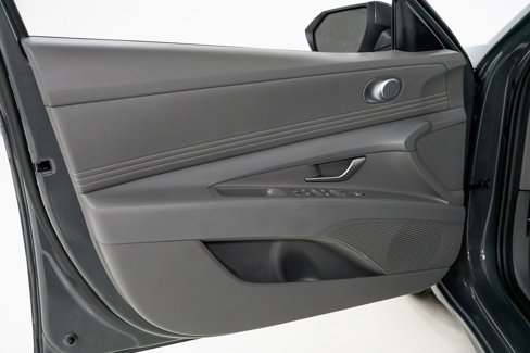 Used 2025 Hyundai Elantra SEL image 7