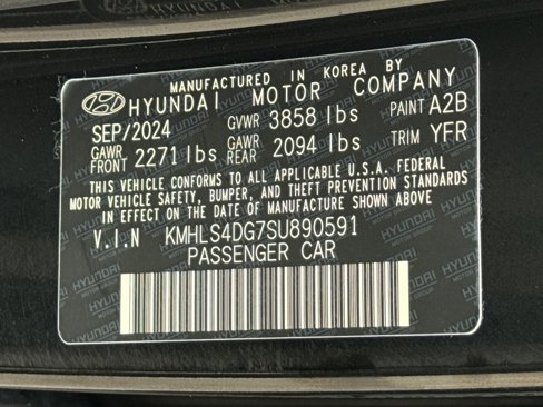 Certified 2025 Hyundai Elantra SEL image 36