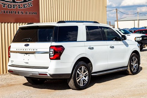 Used 2022 Ford Expedition Limited image 3