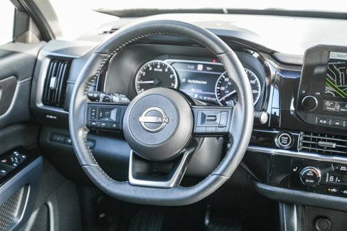 Used 2022 Nissan Pathfinder SL image 14