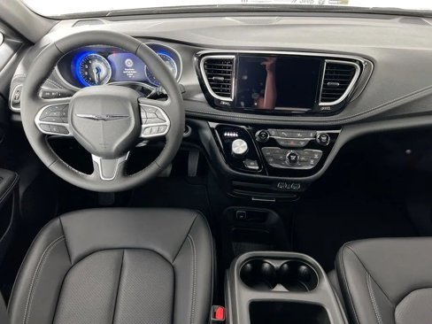 New 2025 Chrysler Pacifica Select image 22