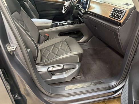 Used 2025 Volkswagen Atlas SE image 63