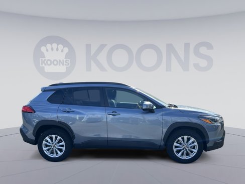 Used 2024 Toyota Corolla Cross LE image 8