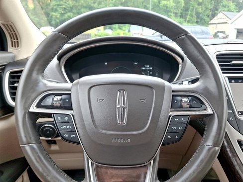 Used 2019 Lincoln Nautilus Reserve image 23