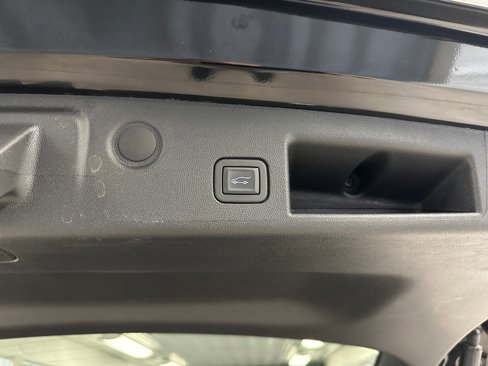 Used 2023 Chevrolet Equinox RS w/ LPO, Floor Liner Package image 23