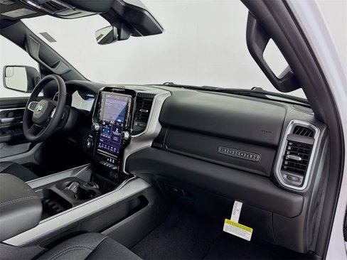 New 2026 RAM 1500 4x4 Crew Cab image 31