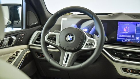 New 2026 BMW X7 M60i image 16