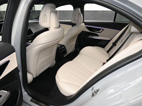 Used 2025 Mercedes-Benz E 350 Sedan image 42