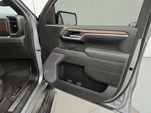 Used 2025 Chevrolet Silverado 1500 High Country w/ Technology Package image 36