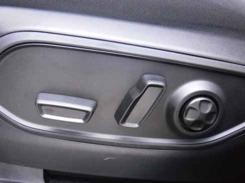 New 2025 Jeep Grand Cherokee L Laredo image 15