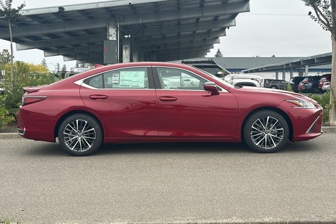 New 2025 Lexus ES 300h w/ Premium Package image 3