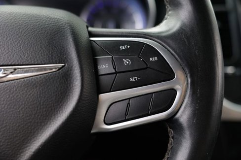 Used 2019 Chrysler 300 Limited image 28