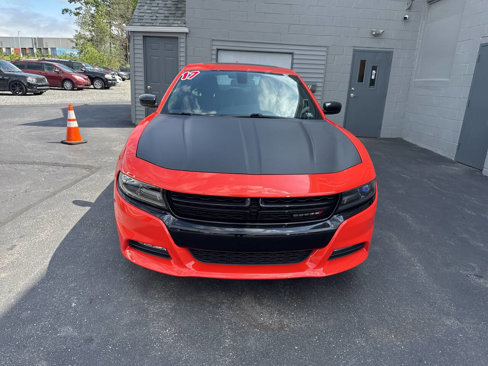 Used 2017 Dodge Charger SXT w/ Driver Confidence Group image 2