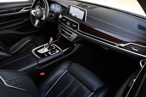 Used 2019 BMW M760i xDrive image 16