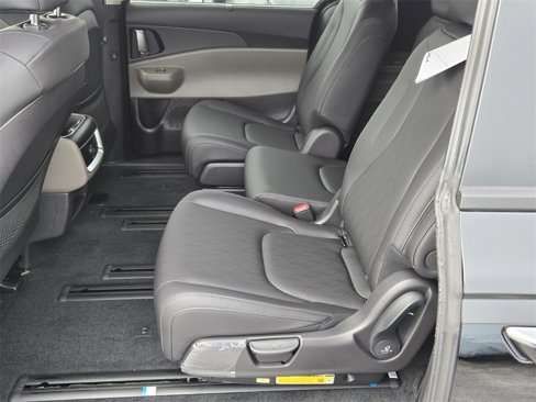 New 2026 Kia Carnival EX image 8