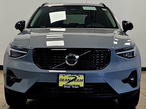 New 2026 Volvo XC40 B5 Plus w/ Protection Package Premier image 7