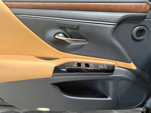 Used 2024 Lexus ES 300h image 24
