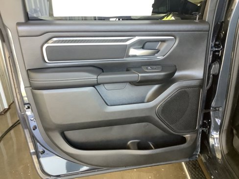 New 2026 RAM 1500 4x4 Crew Cab image 36