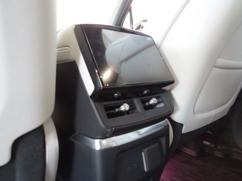 New 2026 Cadillac Vistiq Luxury w/ LPO, Floor Liner Package image 17