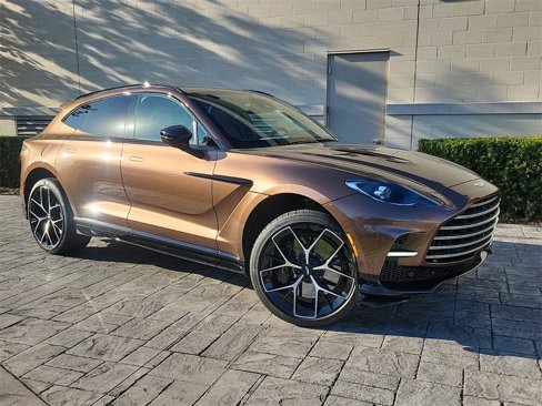 New 2025 Aston Martin DBX 707 image 25