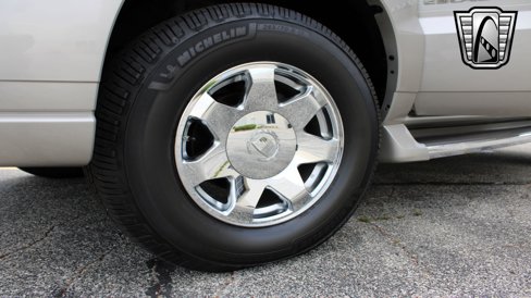 Used 2005 Cadillac Escalade AWD image 24