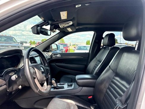 Used 2018 Jeep Grand Cherokee Limited image 11