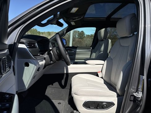 New 2025 Jeep Wagoneer L 4WD w/ Convenience Group I image 11