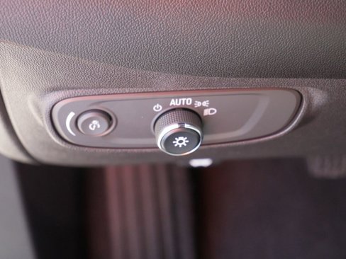 Used 2023 Chevrolet Equinox LT image 17