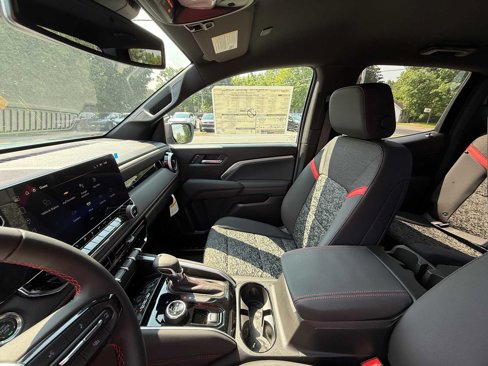 New 2025 Chevrolet Colorado Z71 w/ Technology Package image 18