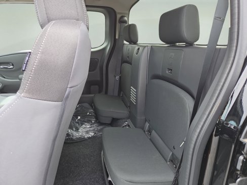 Used 2025 Nissan Frontier SV image 26