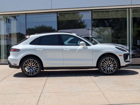 Certified 2025 Porsche Macan image 8