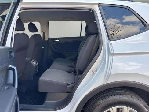 Used 2019 Volkswagen Tiguan S image 17