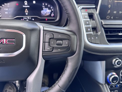Used 2023 GMC Yukon XL SLT image 25