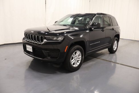 New 2025 Jeep Grand Cherokee Laredo image 4