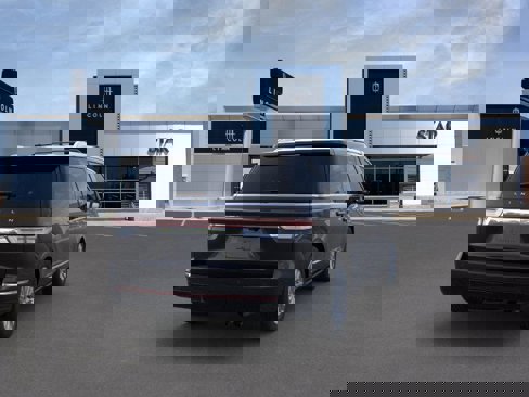 New 2022 Lincoln Navigator 4WD image 8