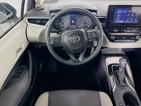 Used 2025 Toyota Corolla LE image 16