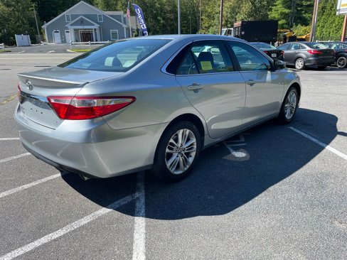 Used 2016 Toyota Camry SE image 11