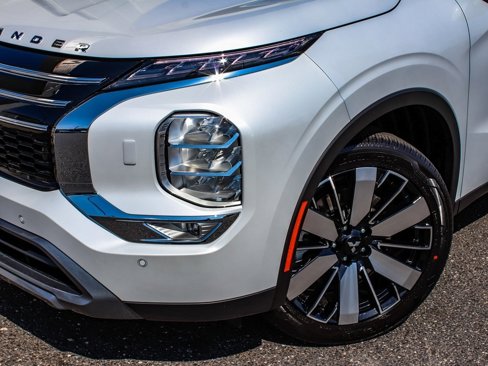 New 2025 Mitsubishi Outlander SE image 48