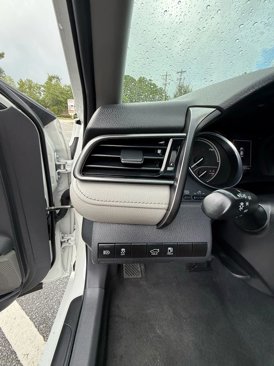 Used 2019 Toyota Camry LE image 25