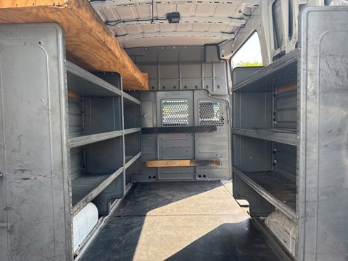 Used 2021 Nissan NV 3500 SV image 10